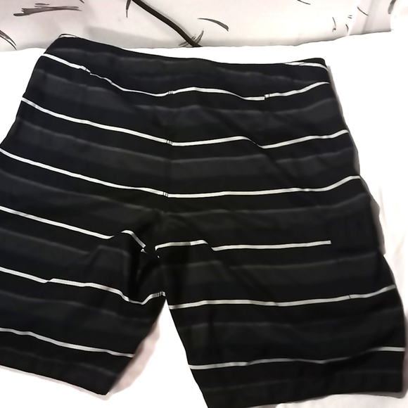 New Mens Swim Trunks 2XL Old Navy - Picture 2 of 3